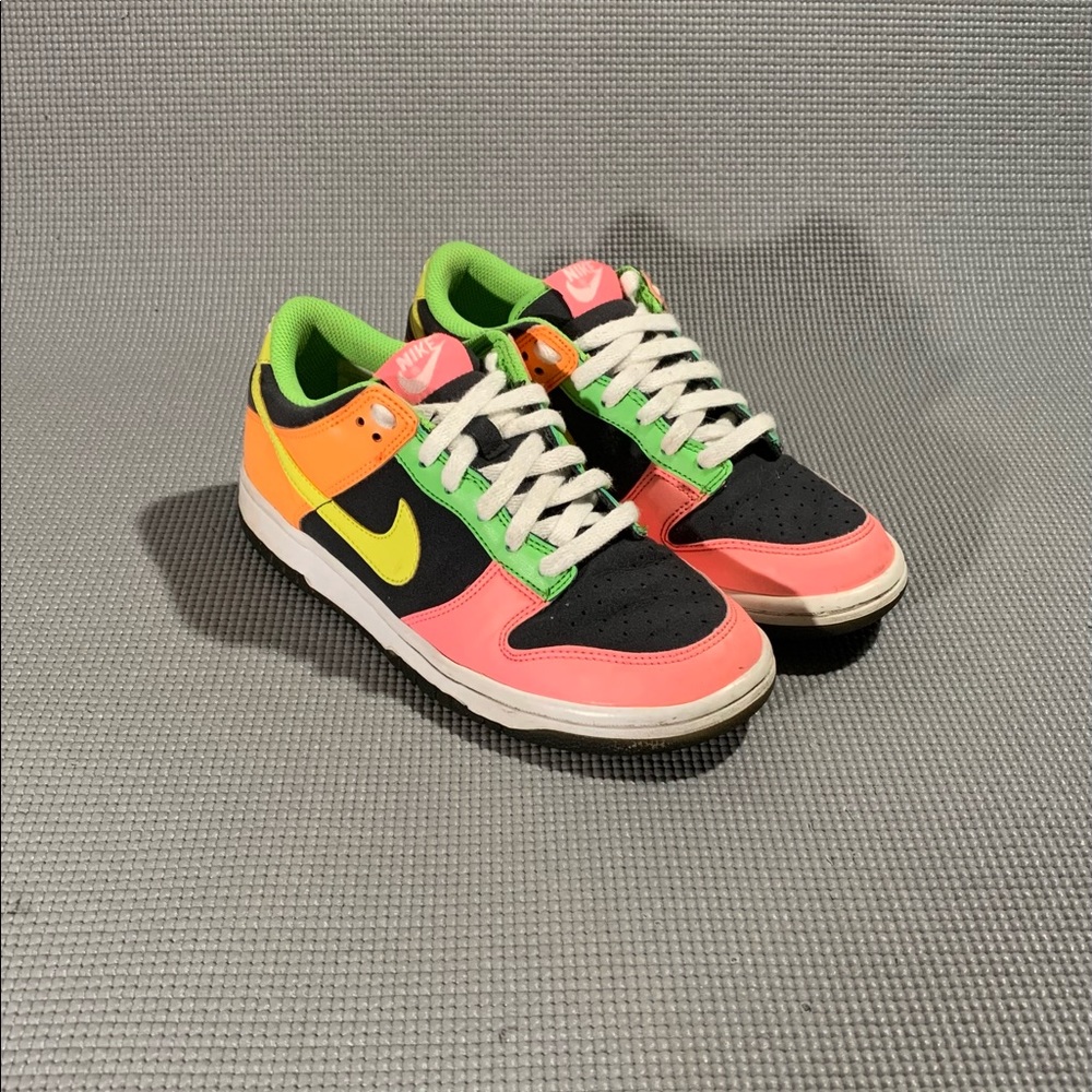 Nike Dunk Low GS Highlighter yellow Grade school size 5.5y great shape no box